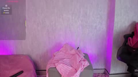 Ariel online show from November 2025 12:15:02 PM