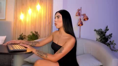 Ari Robert online show from September 2025 05:17:02 AM