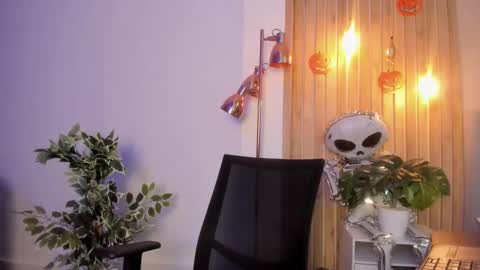 Ari Robert online show from October 2025 03:17:02 AM