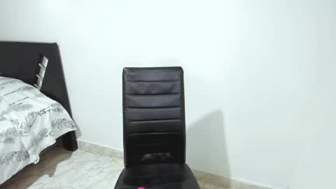 aristena_01 online show from March 2026 11:33:01 PM