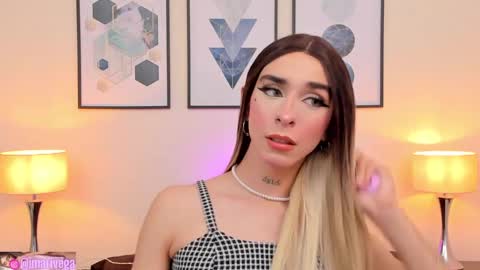 Snapshot of arivega chatting on January 2025 11:30:01 PM Nice to meet you thumb up me please its important I LOOK MY BIO DOWN online show from January 2025 11:30:01 PM