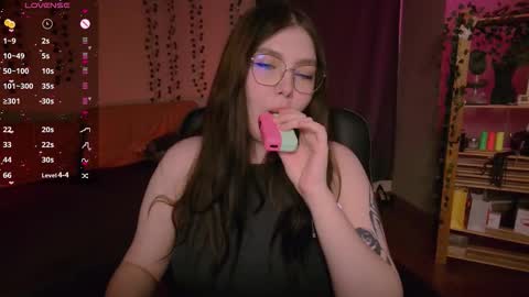 Astrid online show from November 2025 01:59:02 AM