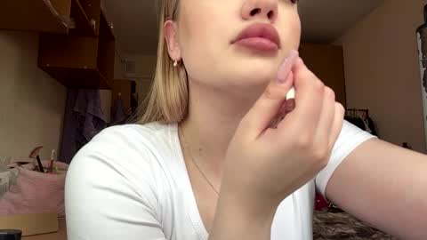 Snapshot of arlettaeavey chatting on May 2026 05:46:01 AM Kate online show from May 2026 05:46:01 AM