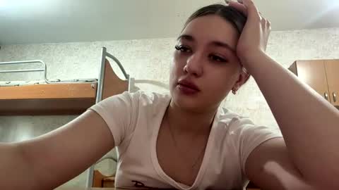 Snapshot of arlettaeavey chatting on June 2026 08:18:02 AM Kate online show from June 2026 08:18:02 AM