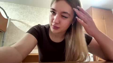 Snapshot of arlettaeavey chatting on June 2026 09:23:02 AM Kate online show from June 2026 09:23:02 AM