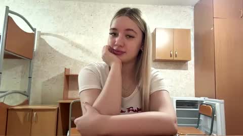 Snapshot of arlettaeavey chatting on July 2026 07:43:01 AM Kate online show from July 2026 07:43:01 AM
