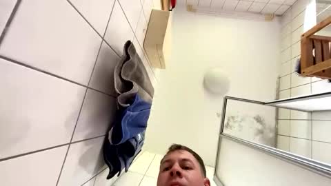 armyskater32 online show from October 2025 12:47:01 PM