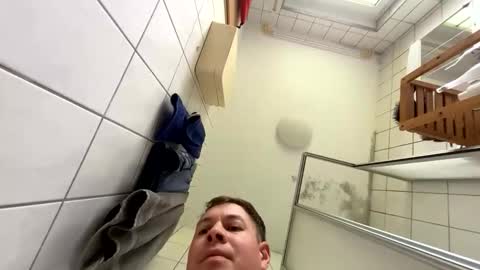 armyskater32 online show from November 2025 10:58:01 AM