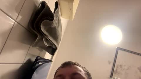 armyskater32 online show from January 2026 09:39:02 PM