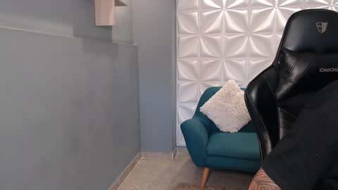 Arohom Lester online show from November 2025 12:09:02 PM