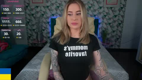 AROLINA online show from April 2026 10:40:02 PM