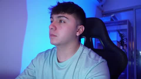 aron__cooper online show from May 2026 03:03:02 AM