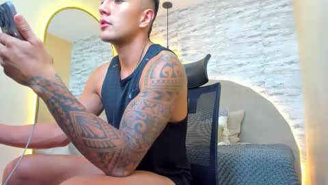 ARON BOLT online show from November 2025 10:08:02 PM