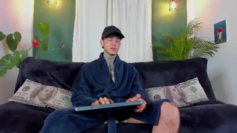 Aron ford online show from June 2026 12:11:01 AM