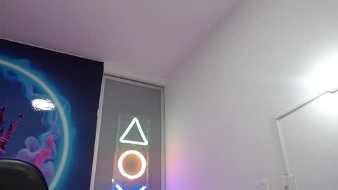 aron_hot11 online show from May 2026 08:58:02 PM