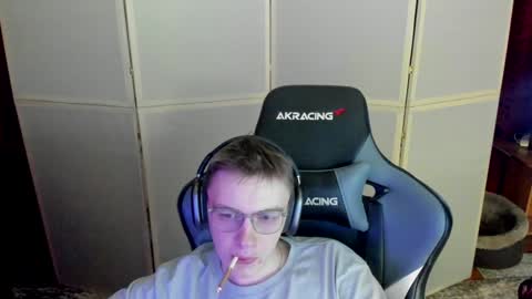 biggest penis  online show from December 2024 04:55:02 PM