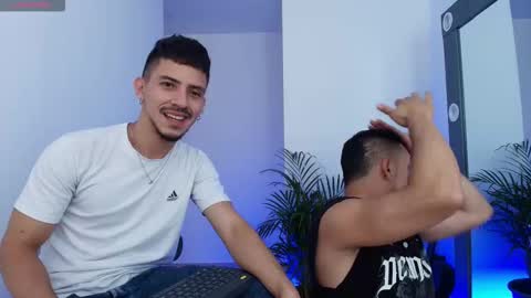 Snapshot of aron_santoro1 chatting on November 2025 09:59:02 PM Aron Santoro online show from November 2025 09:59:02 PM