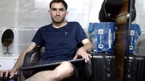 Aron G Franco online show from November 2025 04:07:01 PM