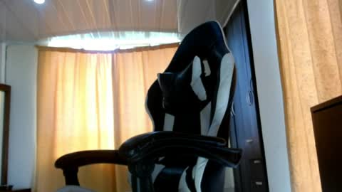 aronmiller online show from April 2026 01:08:02 PM