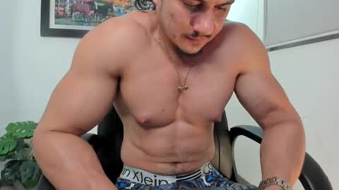 Snapshot of aroon_connor chatting on February 2025 11:51:02 PM   online show from February 2025 11:51:02 PM