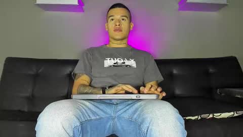 Snapshot of aroon_fit chatting on February 2026 11:48:01 AM AROON HOT online show from February 2026 11:48:01 AM