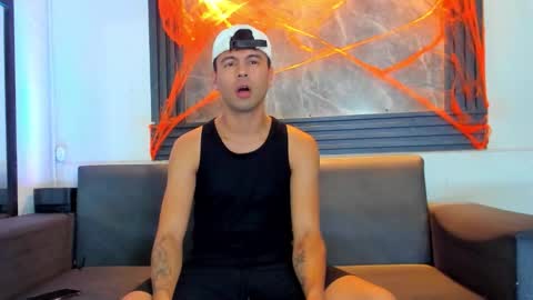 Aroon   online show from November 2025 07:38:01 PM