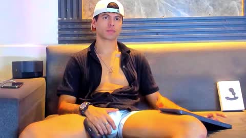 Aroon   online show from January 2026 08:21:02 PM