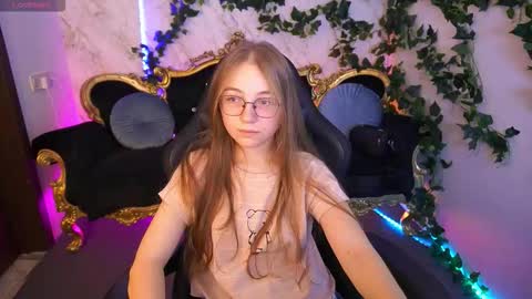 Snapshot of arrinawair chatting on September 2025 07:41:01 AM arrinawair online show from September 2025 07:41:01 AM