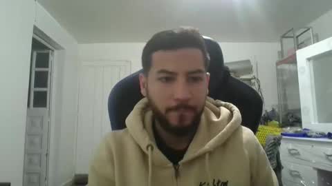 Snapshot of arthur1718 chatting on December 2025 01:00:01 AM arthur1718 online show from December 2025 01:00:01 AM