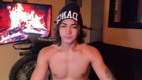 Snapshot of arthur_hunter chatting on February 2026 03:05:01 AM I AM HERE online show from February 2026 03:05:01 AM