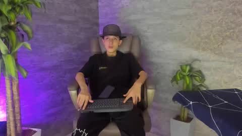 Snapshot of arthurcox_ chatting on October 2025 05:21:02 PM arthurcox_ online show from October 2025 05:21:02 PM