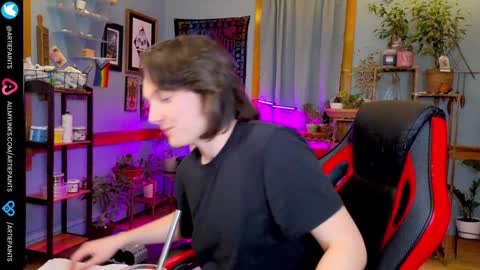 Artie Paints online show from December 2024 01:14:01 AM