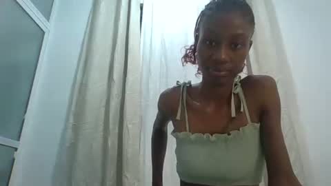 Snapshot of artmilk chatting on February 2026 01:06:02 AM artmilk online show from February 2026 01:06:02 AM