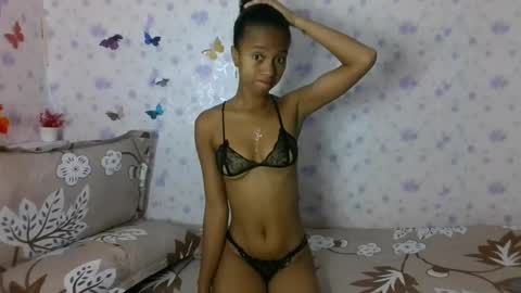 Snapshot of artsloveyou chatting on June 2026 04:32:02 AM artsloveyou online show from June 2026 04:32:02 AM