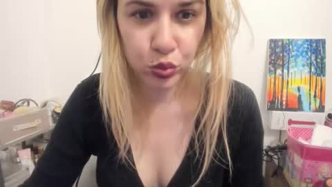 MIA online show from November 2025 11:03:01 PM