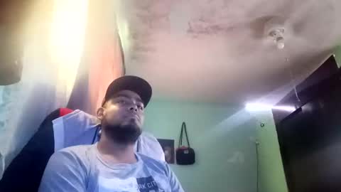 Snapshot of arturo_alvarado93 chatting on January 2025 06:39:01 PM the chosen one online show from January 2025 06:39:01 PM