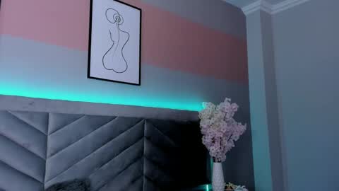 ARY THOMPSON online show from December 2024 11:30:01 PM