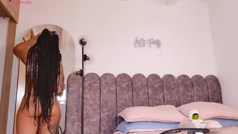 aryascollins online show from February 2026 01:57:02 AM