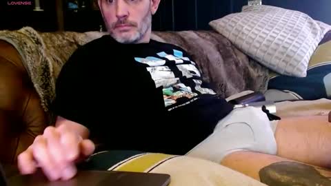 aschke online show from November 2025 08:41:02 PM