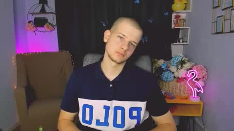 ash_raven_ online show from September 2025 12:15:01 PM