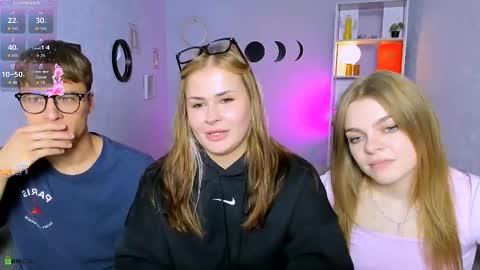 ash_raven_ online show from September 2025 07:58:02 PM
