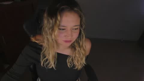 ash_smith1 online show from January 2025 10:25:02 PM