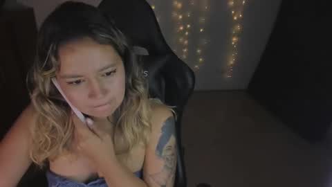 ash_smith1 online show from March 2025 11:53:01 PM