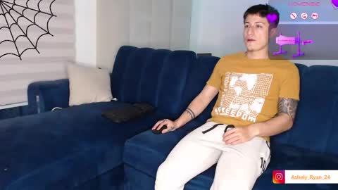 Ashley And Ryan  online show from October 2025 10:45:02 PM