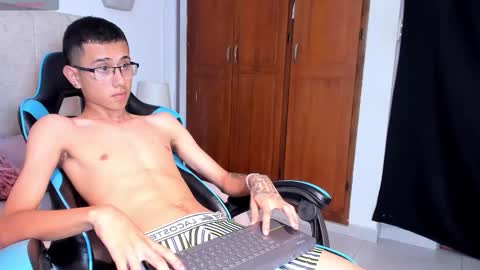 Snapshot of asher_lux chatting on December 2025 08:06:01 PM Asher online show from December 2025 08:06:01 PM