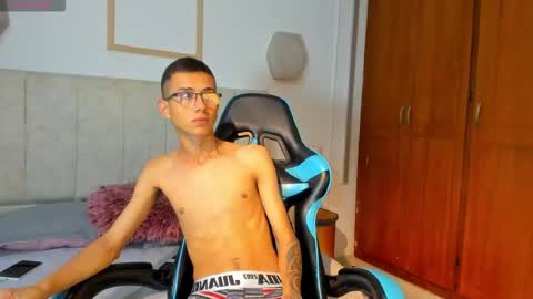 Snapshot of asher_lux chatting on January 2026 01:48:02 PM Asher online show from January 2026 01:48:02 PM