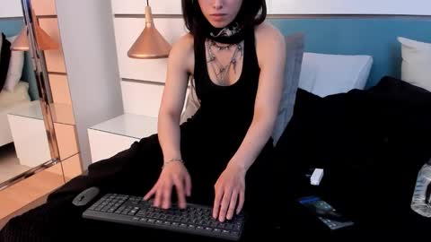 Ashkoreh online show from November 2025 07:14:01 PM