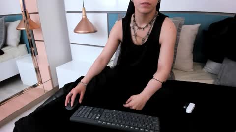 Ashkoreh online show from March 2026 11:00:01 PM