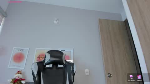 A S H L E Y online show from November 2025 09:16:01 PM