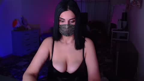   Yasmina   online show from December 2024 04:12:01 AM